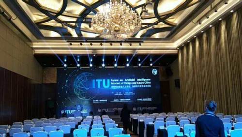 展會陪同翻譯價格是多少？不同語種有差異嗎？